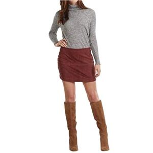 Mud Pie Burgundy Faux Suede Mini Skirt Women's Size Large. NWT